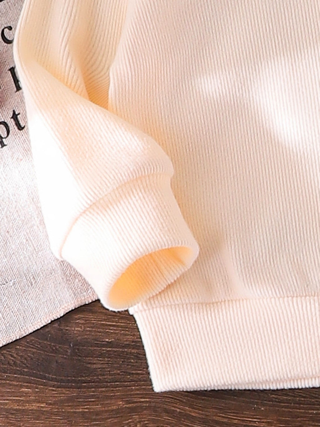 طقم مكون من قطعتين للبنات الصغيرات، ربيع/خريف، يتكون من سويت شيرت وبنطال بأكمام طويلة وياقة بيتر بان من الدانتيل