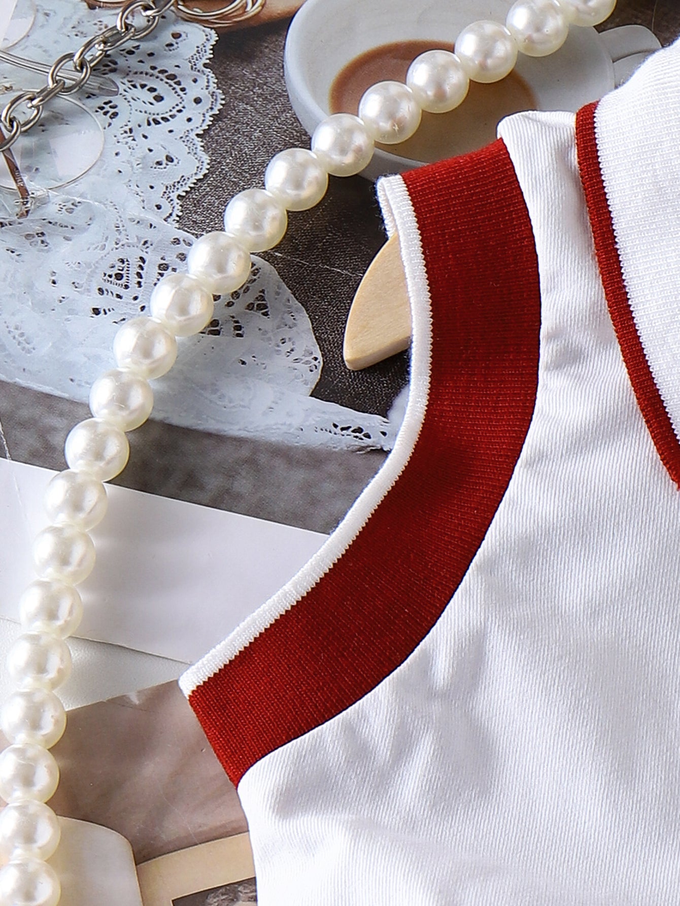 Girls Burgandy Sleeveless Seagull-Collar  Top And Pleated Skirt Two-Piece Set