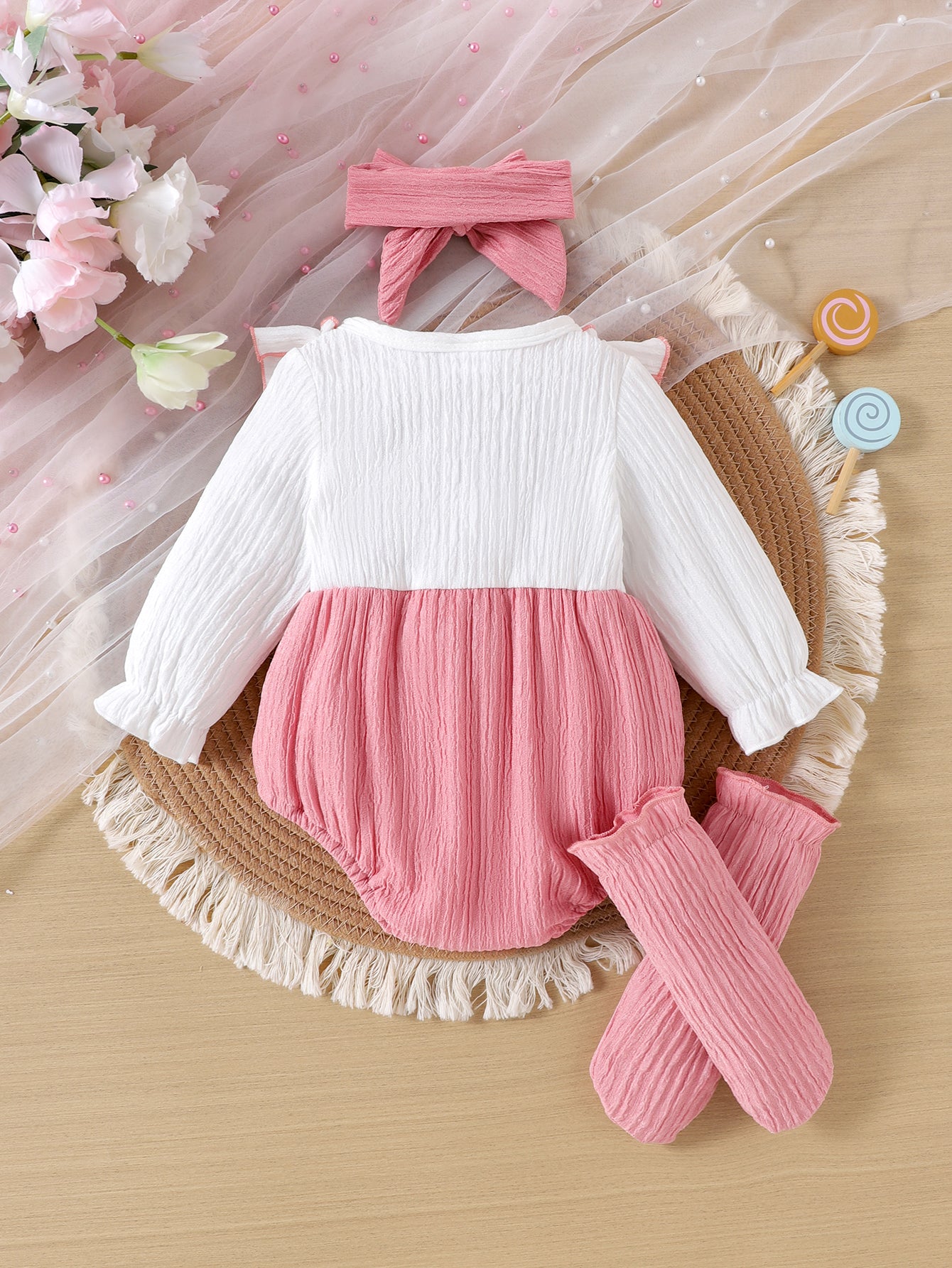Baby Girls Long Sleeves Ruffle Bow Bodysuit With A Pairs Of Socks