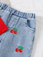 طقم قطعتين للبنات الصغيرات، ربيع/خريف، يتكون من بلوزة حمراء مضلعة بأكمام طويلة وبلوزة مطرزة بالكرز