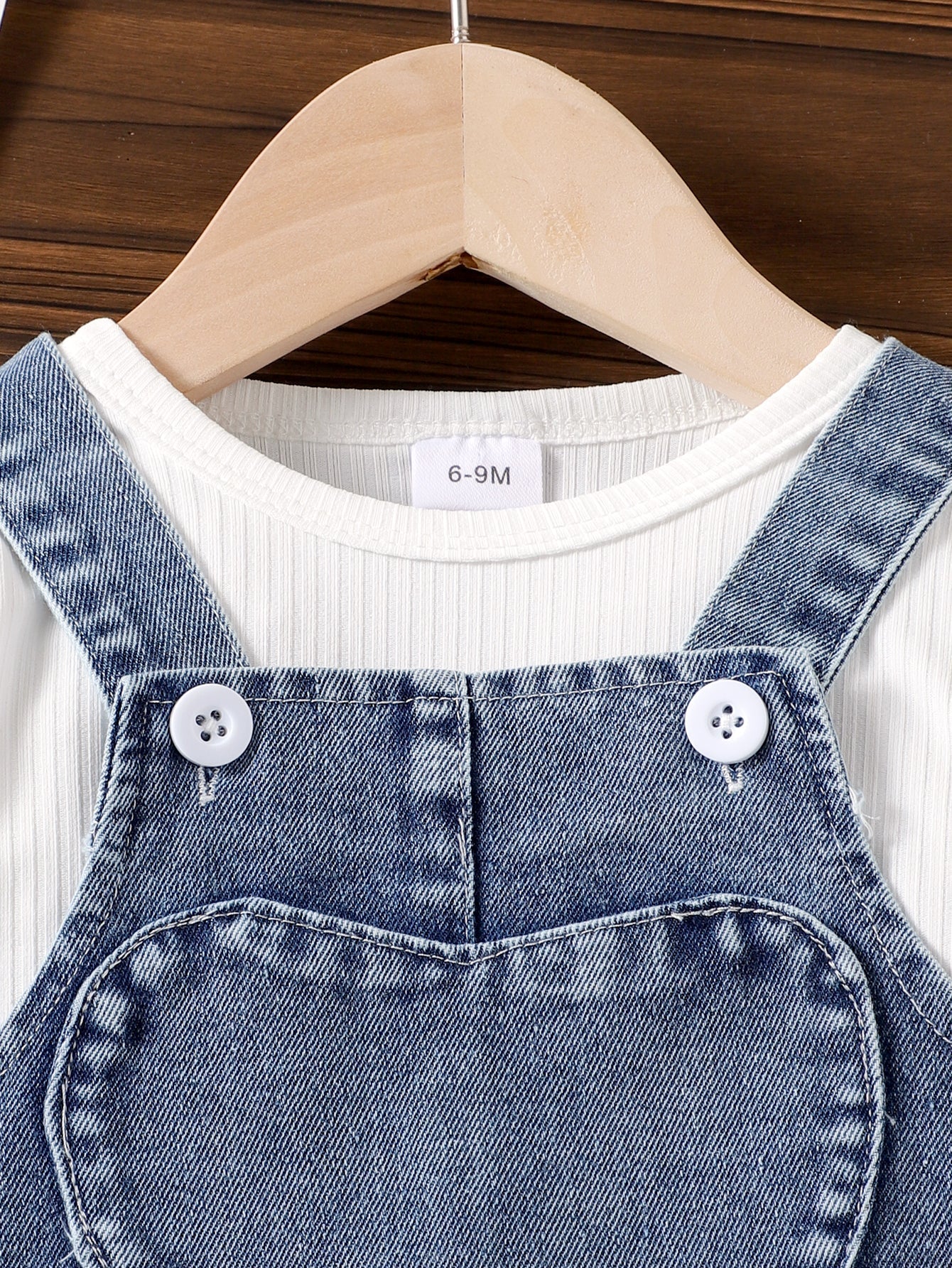 Baby Girls Long-sleeve T-shirt and Denim Overalls with Heart-shaped Pocket and Bow Decorations Two-piece Set