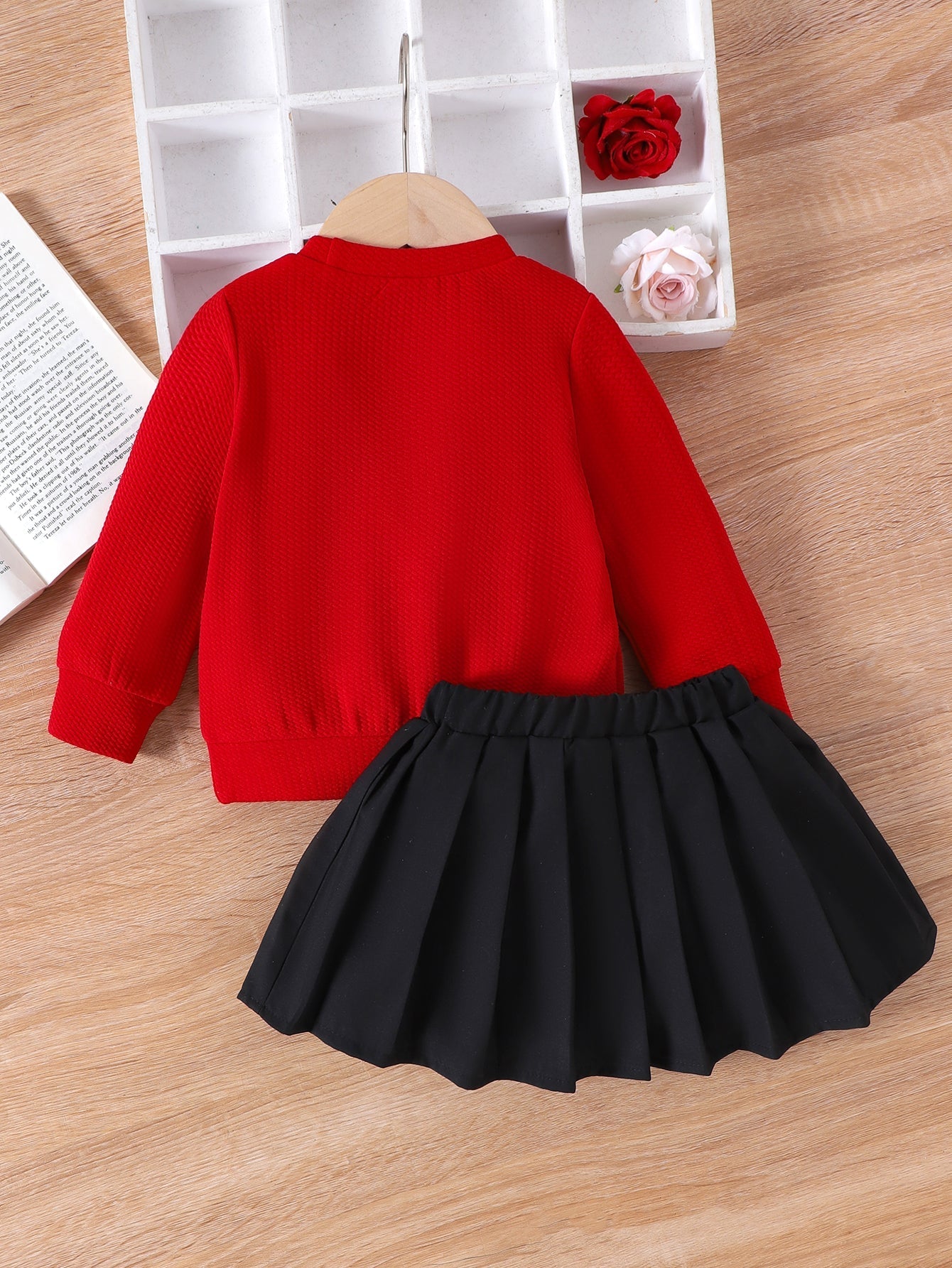 Baby Girls Autumn/Spring 3D Floral Long-Sleeved Sweatshirt and Pleated Skirt Two-Piece Set