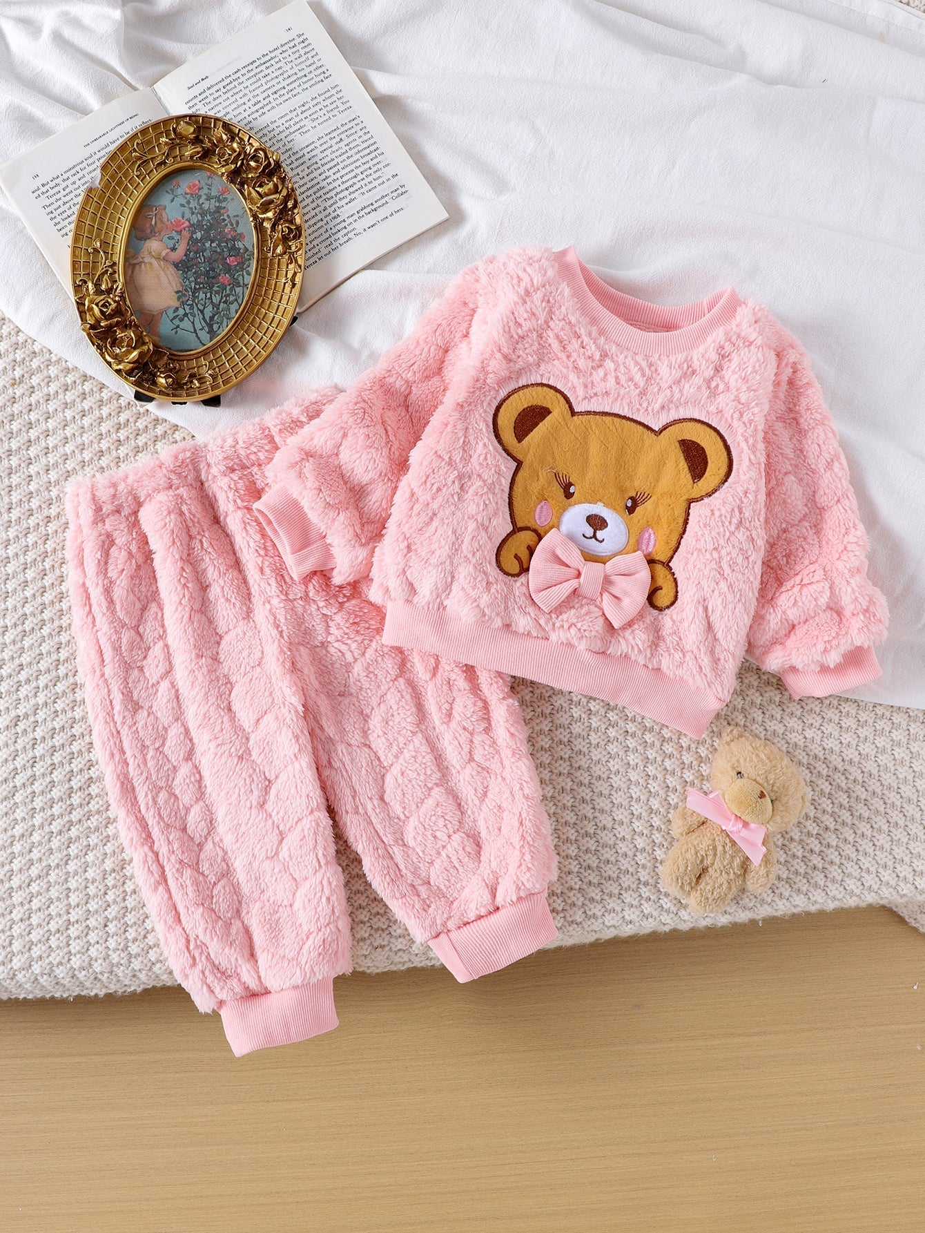 Baby Girls Spring/Autumn Long-Sleeve Bear Plush Appliqué Embroidered Sweatshirt and Pants Two-Piece Set