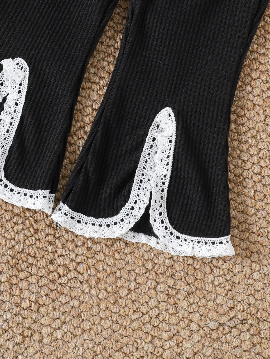 طقم قطعتين للبنات الصغيرات، ربيع/خريف، يتكون من تيشيرت بأكمام طويلة مضلعة مزينة بفراشة ثلاثية الأبعاد وبنطال واسع.