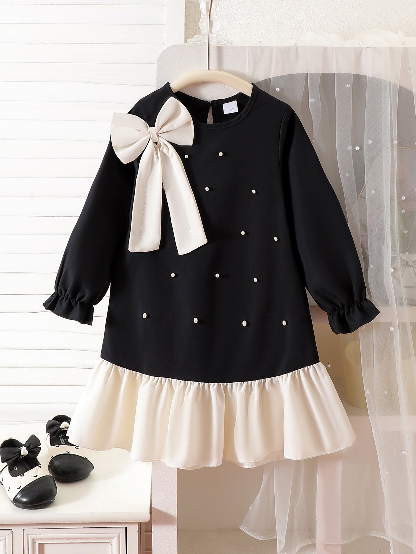Girls Black and White Color-blocked Beaded Long-sleeve Dress with Bow